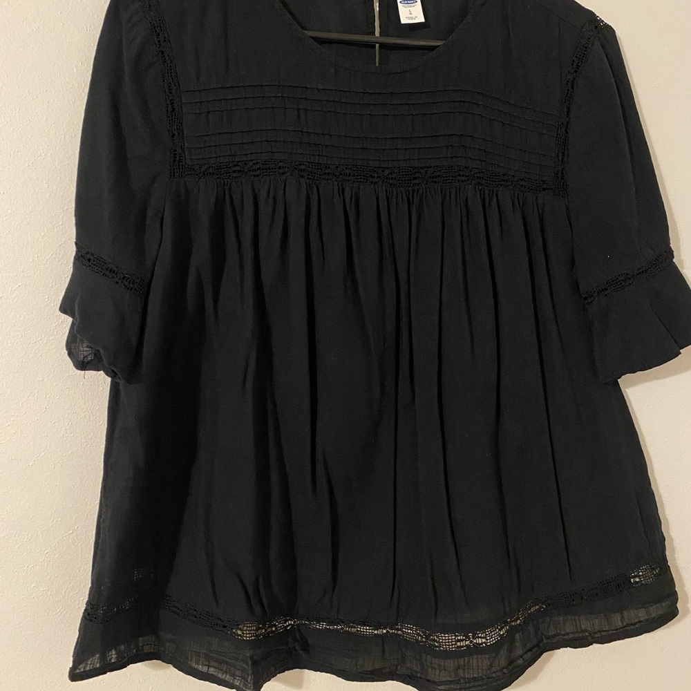 3for$20 flowy black blouse